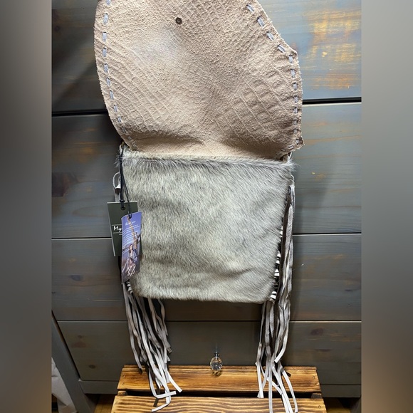 Smokey Conceal Carry Cowhide Crossbody - Picture 3 of 5
